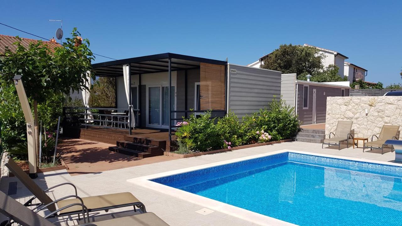 Mobile Homes Suha Punta Kampor Exteriér fotografie